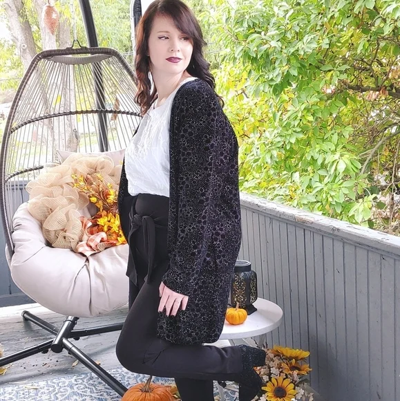 Onyx Nite Vintage Shimmer Cardigan - Picture 11 of 13